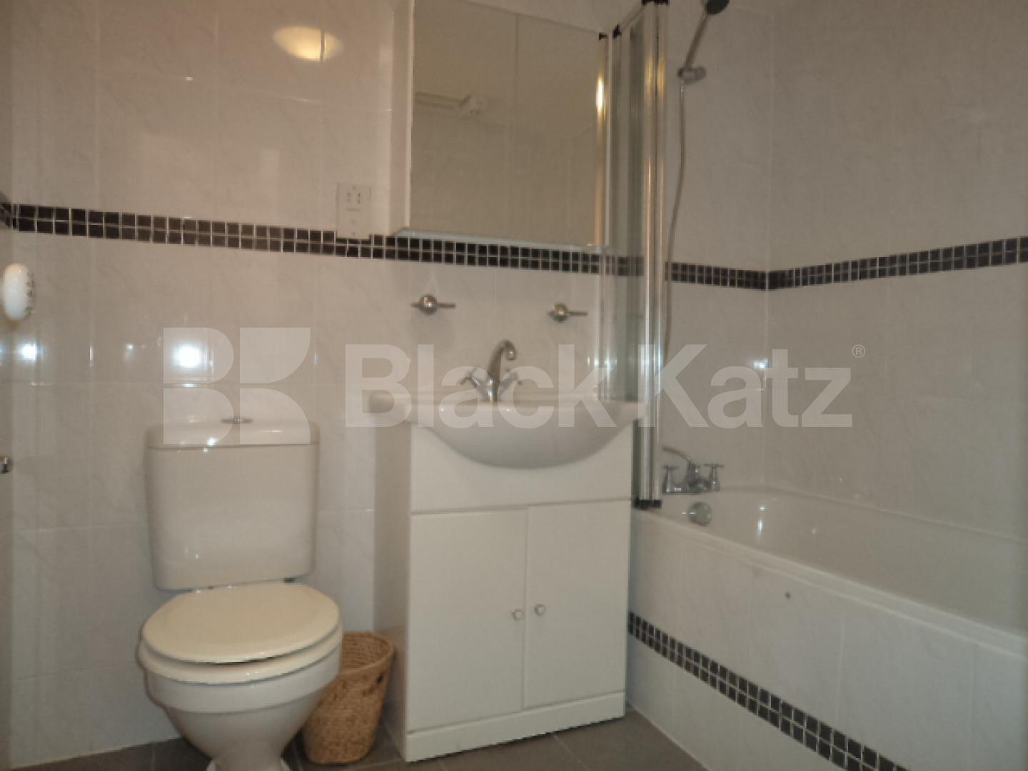 			NEW INSTRUCTION, 1 Bedroom, 1 bath, 1 reception Flat			 Harecourt Road, ISLINGTON